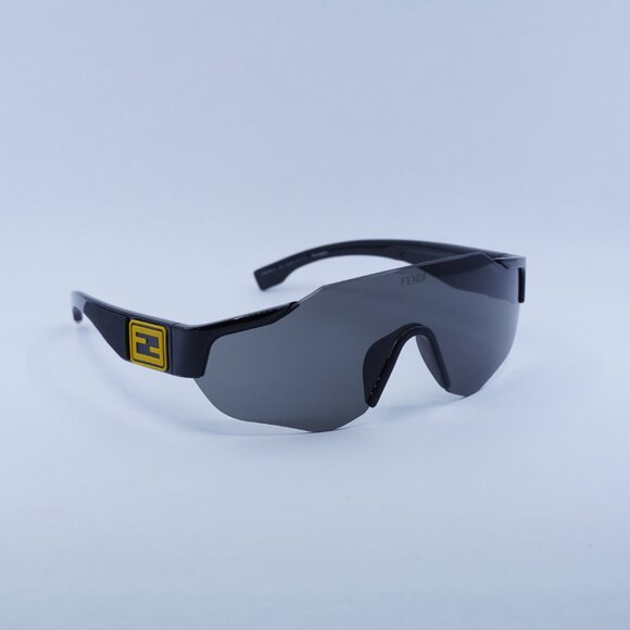 🕶️ New Fendi FE40088U-Y 01A Sunglasses -Black Frame, Grey Lenses - Picture 13 of 15